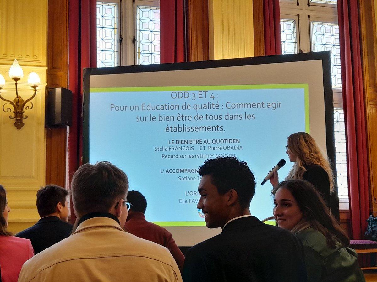 Vie Lycéenne et Collégienne Bretagne tweet media