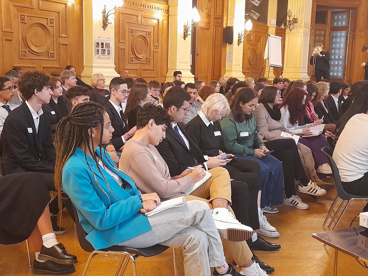 Vie Lycéenne et Collégienne Bretagne tweet media