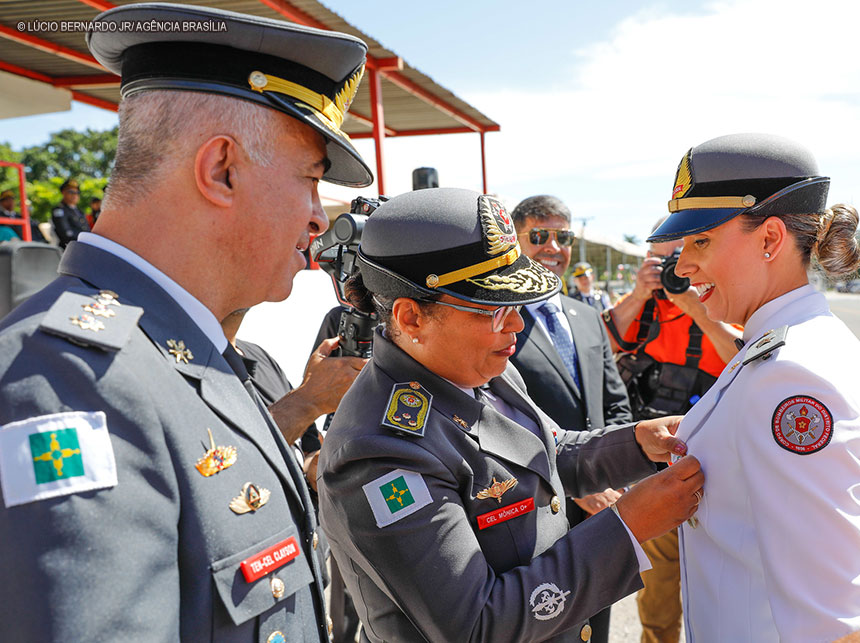 kleberkarpov's tweet image. Forças de segurança do DF ganham reforço de 22 bombeiros militares

politicadistrital.com.br/2023/02/02/for…

#Bombeiros #CBMDF #Militar #Saúde #CorpoDeBombeiros