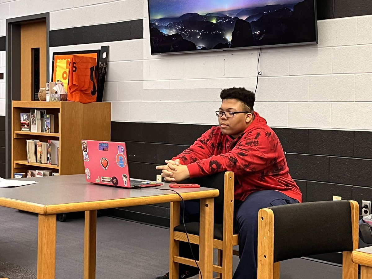 SachelleD's tweet image. Used @MicrosoftFlip to record president speeches for @SWOnslow audio/video club. We’ll put the video in our @MicrosoftTeams for all students to watch and vote using a #microsoftform. Now everybody can vote and have a voice. #onslowdlt #edtech #flipforall #studentvoice