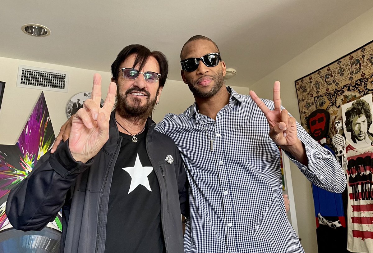 ringostarrmusic's tweet photo. It’s a beautiful day in LA   a visit from Trombone Shorty?   We call him. Troy peace and love. It’s a beautiful day.😎✌️🌟❤️🍒🥦🎶🎶🌈🌻☮️ https://t.co/gdsn21cWh3