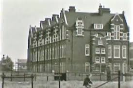 Found this picture of my old sec school in poplar …. guess it’s changed a lot now , I left in 76 … but it was a good old school … happy days !!! #langdonpark