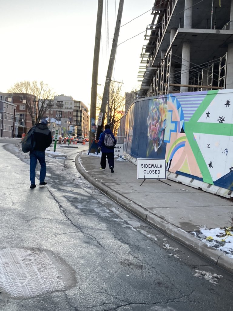 WillaRadical's tweet photo. wtf is this ! @hfxgov 
sidewalks are essentially! you cant close them !! unsafe ! 
especially not at shitty intersections like quinpool &amp; robie !! #halifax #hfxtraffic #HRM 😡 https://t.co/eku56w7R2O