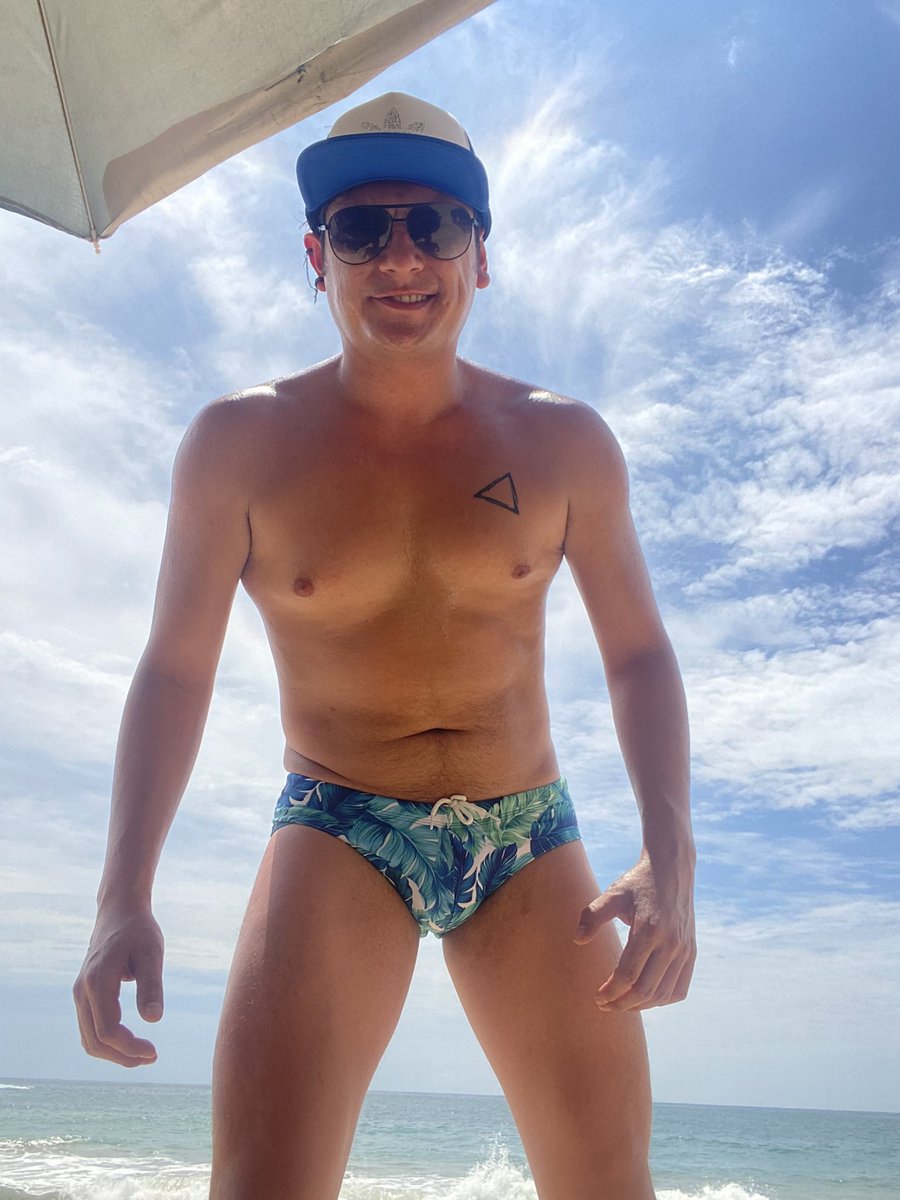 Carlos110790's tweet photo. Pensando en nuevas vacaciones! #Oaxaca #PuertoEscondido #BeachBoy https://t.co/O921XyROMQ