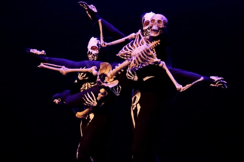 🎭 scRakeja't 2.0
📆 Divendres 3 de febrer
🕤 20.30 h
📍 #TeatreBalaguer 
🎟 entradesteatre.balaguer.cat
espectacle per a tots els públics amb una potent fusió de dansa contemporània i urbana amb una batalla (combat ballat)
Idea i direcció artística: Olga Cobos
CobosMika Company