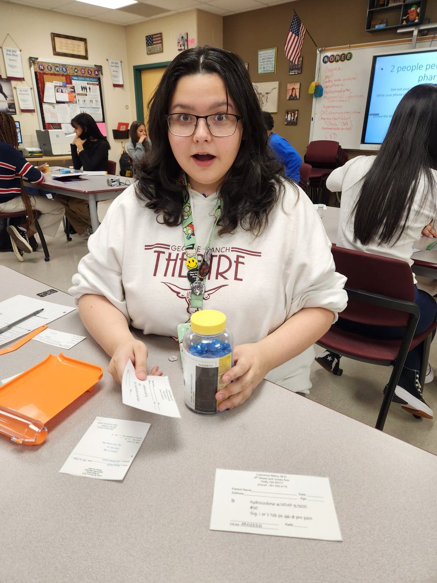 TanaHolmesAuthr's tweet photo. A few pics of George Ranch Pharmacology Dispensing Lab. M&M therapy!! @LamarCISDCTE @pinkpatterson @GRHSStudentNews #WeRGR https://t.co/SYZT6sNsyc