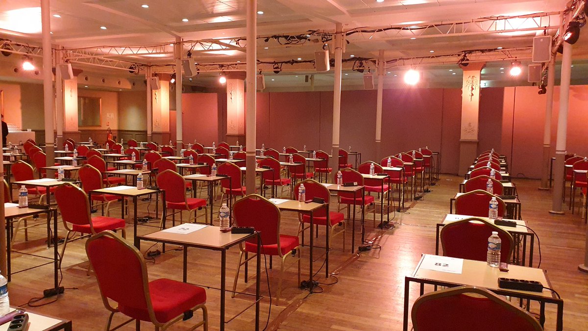 HugoAttal's tweet image. Très cool cette finale #TechChallenger ! J&apos;ai pu revoir des anciens finalistes d&apos;autres compt&apos;, apercevoir @jnbarrot et @Micode, et assister à un concert de maître @GIMS 🤩 ! Résultat : 18ème/3000 et 1er en typescript 😎.