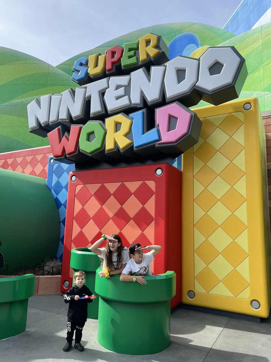 Thanks @unistudios for inviting us to check out the new Super Nintendo World at #UniversalStudiosHollywood