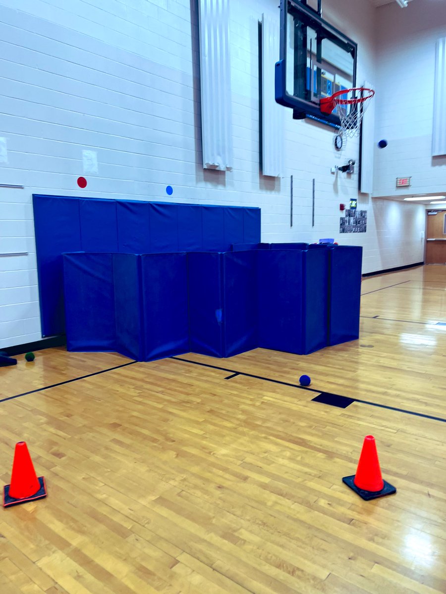 A classic #physed game but still a class favorite every year - Fill The Cookie Jar! 🍪 2 teams - one team is inside the cookie jar and the others are the throwers. Play 2 rounds so everyone has a chance to do both. I use yarn / fleece balls for the cookies! 🍪 #Kindergarten