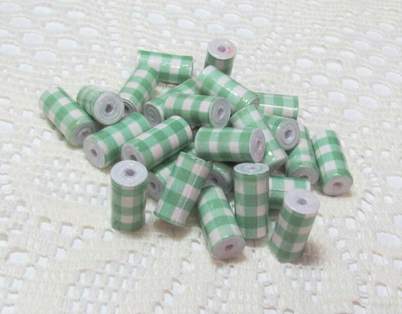 paperbeadboutiq's tweet photo. Paper Beads, Loose Handmade Jewelry Making Supplies Craft Supplies Tube Spring Green Gingham https://t.co/PJt06uKcNo via @Etsy #thepaperbeadboutique #paperbeads #springbeads https://t.co/UYqDKpOSZu