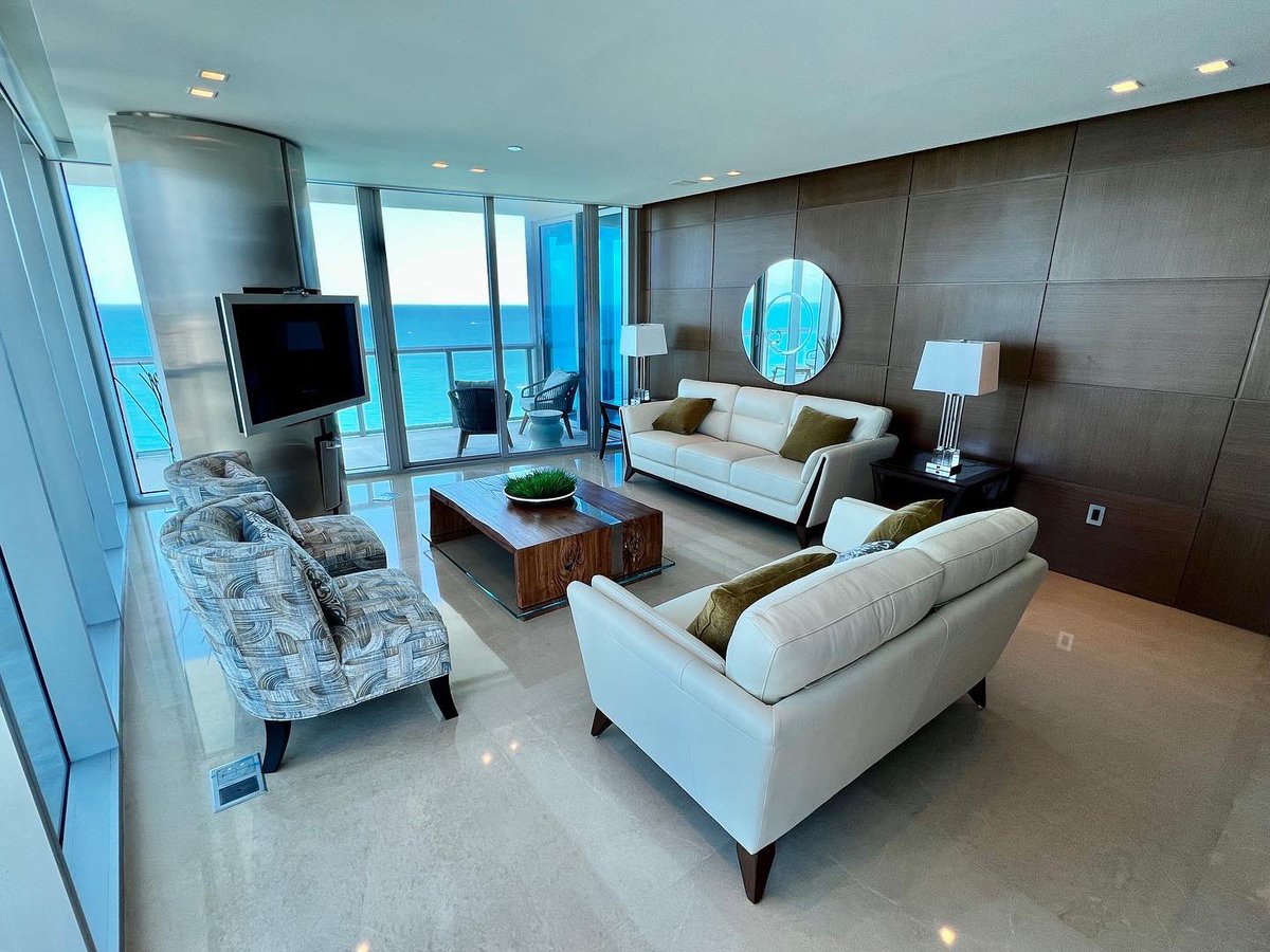 AFRealty's tweet photo. 🌇 Jade Beach 
📍 17001 Collins Ave, Unit 2608
🛏 Bed 4 - 🧼 Bath 4/1
📐 2,394 Sq Ft
💵 For Rent: $15,500/month

"Jade Beach 2608" originally the developer's model residence, absolutely stunning! https://t.co/4zgfminS13