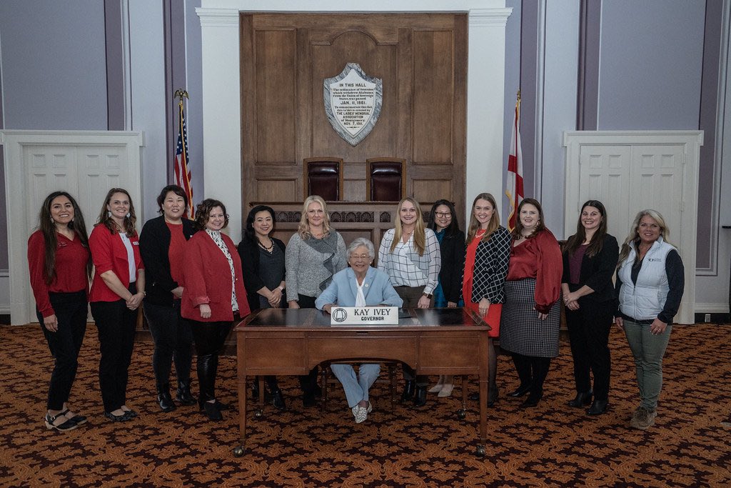 Governor Kay Ivey tweet media