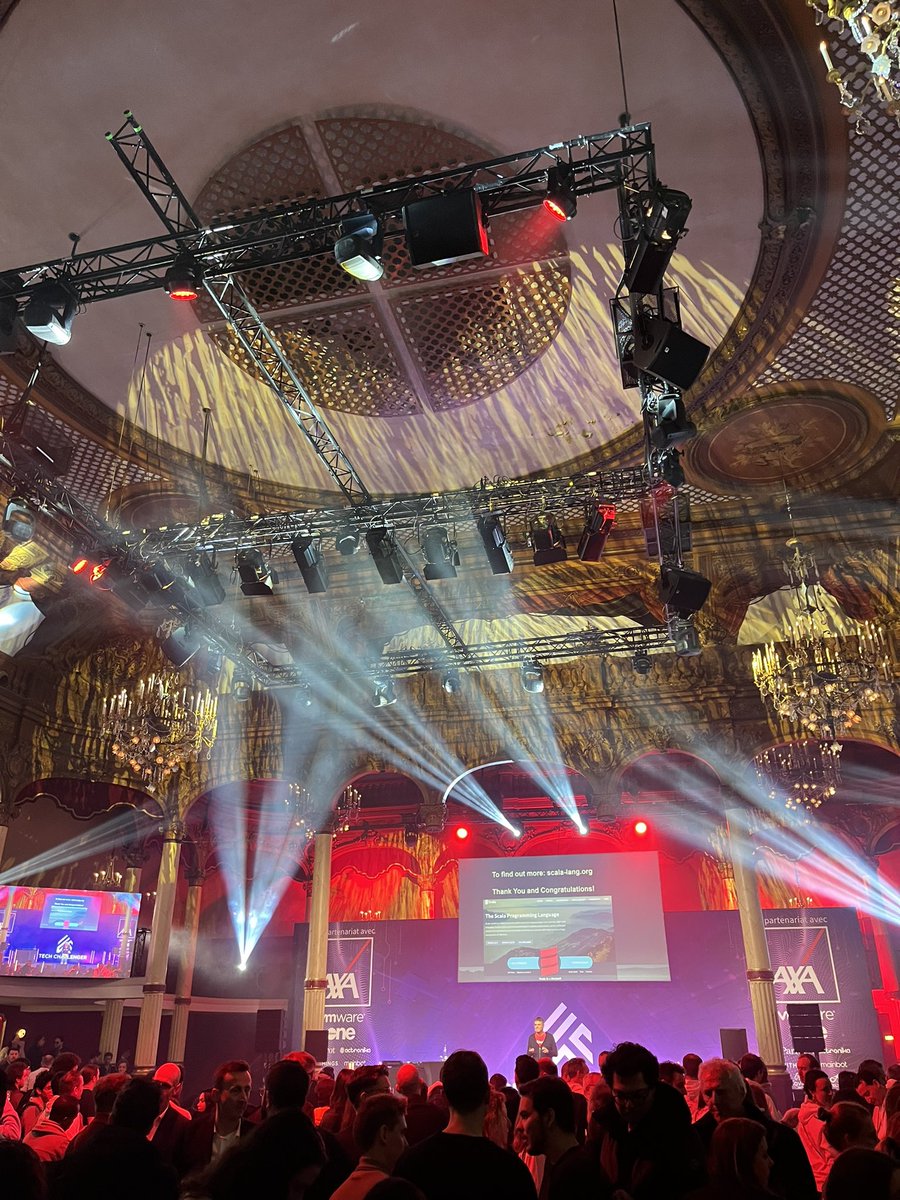 GeoffreyDulac's tweet image. Présent ce soir à la Salle Wagram à #Paris pour la finale #techchallenger  en présence du Ministre du Numérique @jnbarrot, Patrick cohen, DG d’@AXAFrance. Bravo aux lauréats 🚀#tech #data #frenchtech