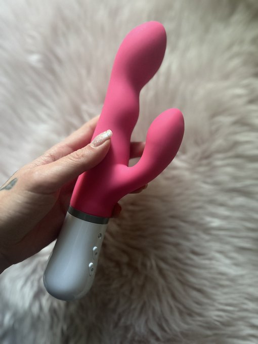 Don&rsquo;t miss tomorrows livestream https://t.co/5NYil0mFe4