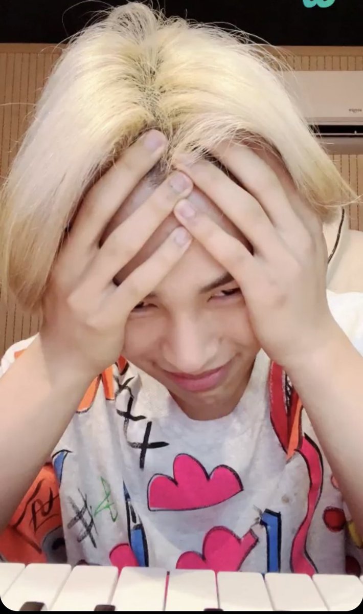 yo leyendo los comentarios pedorros de los soñadores

I vote for Noa (#TFN) OF <a href="/TFN_official_/">TFN (티에프앤)</a> #TOP100KPOPLEADERS