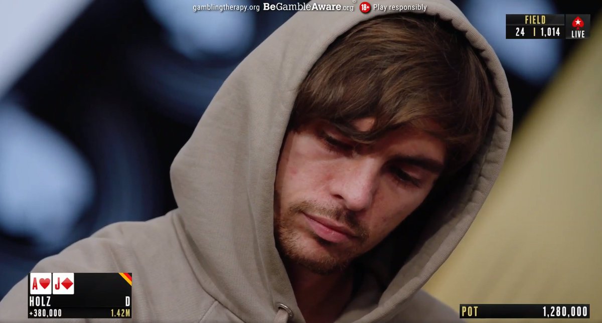 WizardPengu's tweet image. Our @pudgypenguins friend @CrownUpGuy is 1 of 24 players left in the #PSPC2023 

Just took down a nice win, looking good!