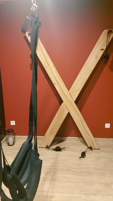 En tournage &agrave; L'ecrin des secrets ! La vid&eacute;o sera sur @mym_fans_ et @Pornhub 🔥🤩 Vous avez h&acirc;te ?😏 https://t<a href="/tag/hot"class="tags"><span>#hot</span></a><a href="/tag/feet"class="tags"><span>#feet</span></a><a href="/tag/pieds"class="tags"><span>#pieds</span></a><a href="/tag/tickleme"class="tags"><span>#tickleme</span></a><a href="/tag/mym"class="tags"><span>#mym</span></a><a href="/tag/fetichiste"class="tags"><span>#fetichiste</span></a><a href="/tag/massagedespieds"class="tags"><span>#massagedespieds</span></a>