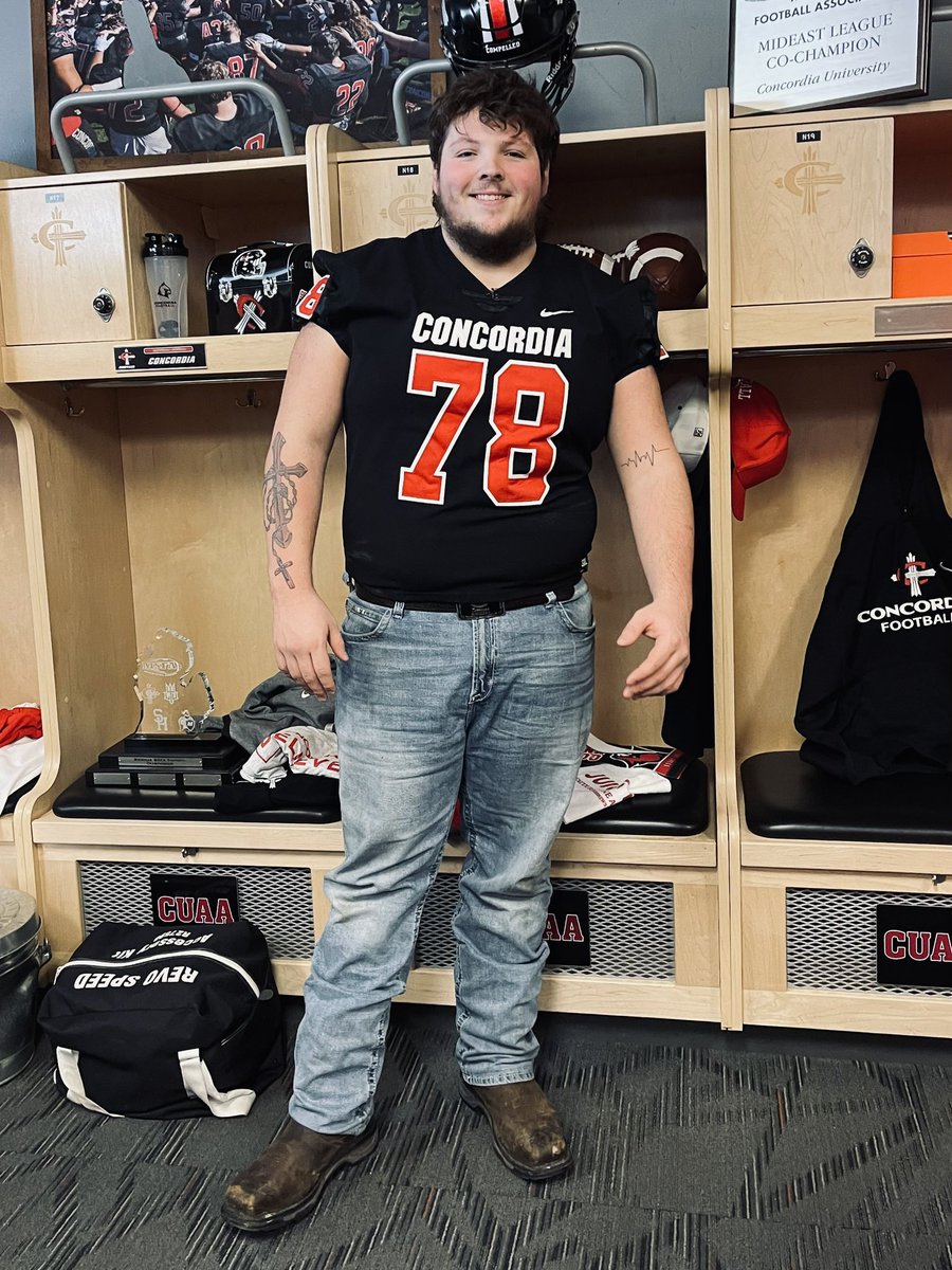 eranzenberger23's tweet photo. Had a great time @CUAA_Football football today special thanks to coach @Coach_COHara!! #dirtybirds https://t.co/Xk53lade0x