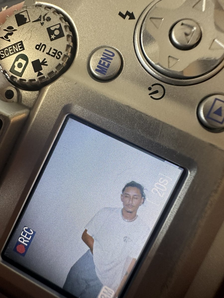 Chyoko__'s tweet photo. My new old camera :) https://t.co/qVafgs6wd5