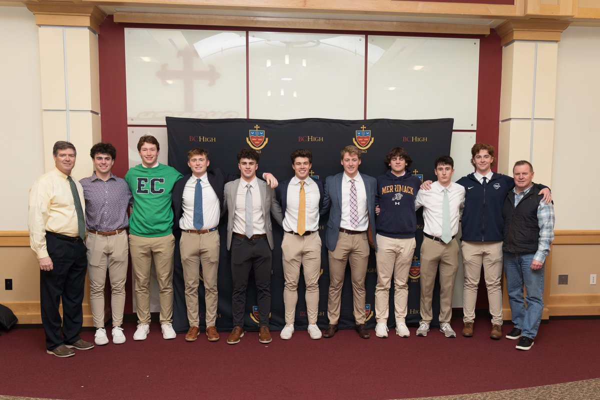 Congratulations to our 9️⃣ seniors who have committed to play at the next level!
