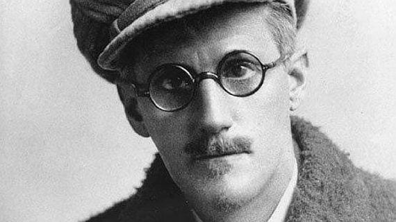 Pijamasurf's tweet photo. James Joyce nació un 2 de febrero de 1882 en Rathgar, Irlanda, esta es una introducción esotérica a su obra magna.

👉🏼https://t.co/9hOj5KxIW1 https://t.co/5OiyHcUqK3