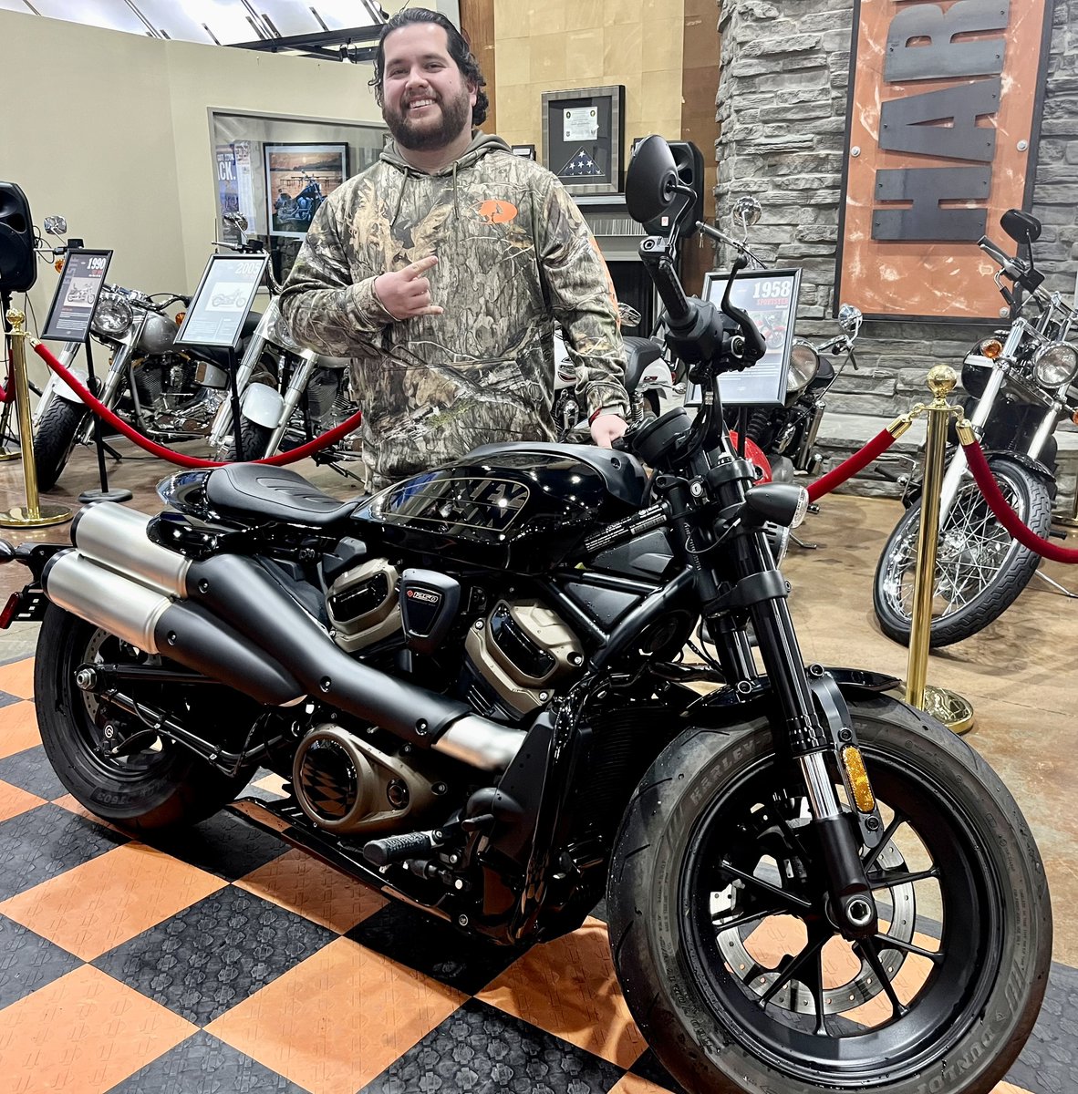 Congratulations Jose on the purchase of your 2022 RH1250S. Welcome to the Republic Harley-Davidson family!