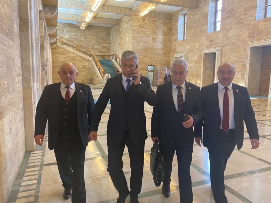 temadankara's tweet photo. “BİZ BİTTİ DEMEDEN BİTMEZ” https://t.co/m7SBlaNpcM