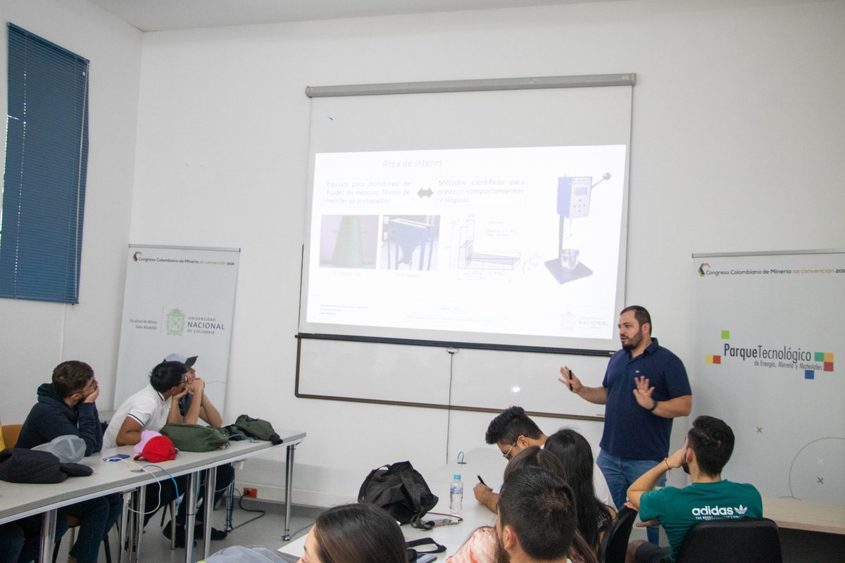 #Hoy en la Facultad de Minas 21 estudiantes y 2 profesores de Ingeniería Civil de la Universidad del Azuay de Cuenca, Ecuador <a href="/uazuay/">UniversidaddelAzuay</a> , finalizaron el curso "Química del Cemento" que dictó el Grupo del cemento y materiales de construcción de la <a href="/MedellinUNAL/">Sede Medellín UNAL</a>. #SomosUNAL