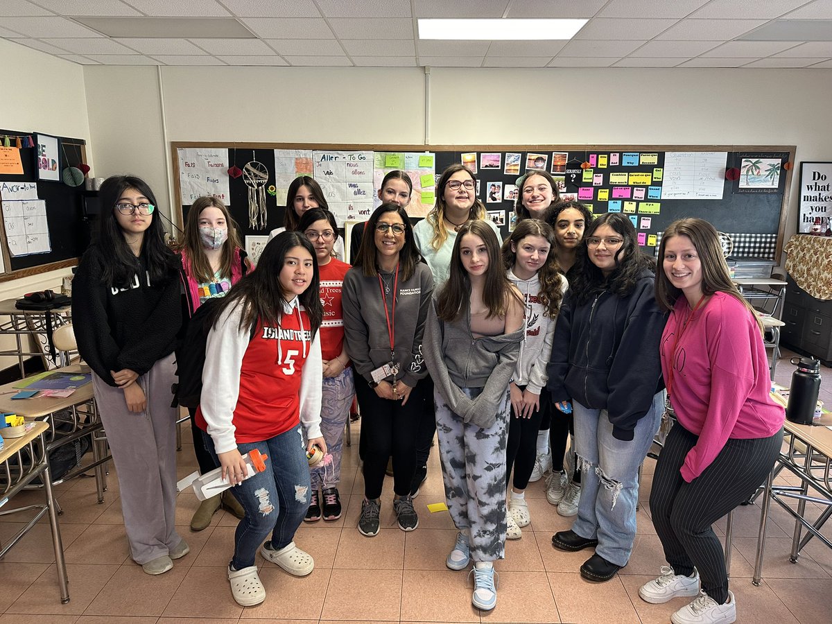 WE are beautiful!!💘 A big thank you to  the Hance Family Foundation for giving us this opportunity to lead with confidence and empower our girls beyond the classroom! <a href="/selfesteemrise/">Self-Esteem Rising</a> <a href="/IslandtreesMMS/">IT Memorial MS</a> <a href="/BethRoemerIT/">Beth Roemer</a>