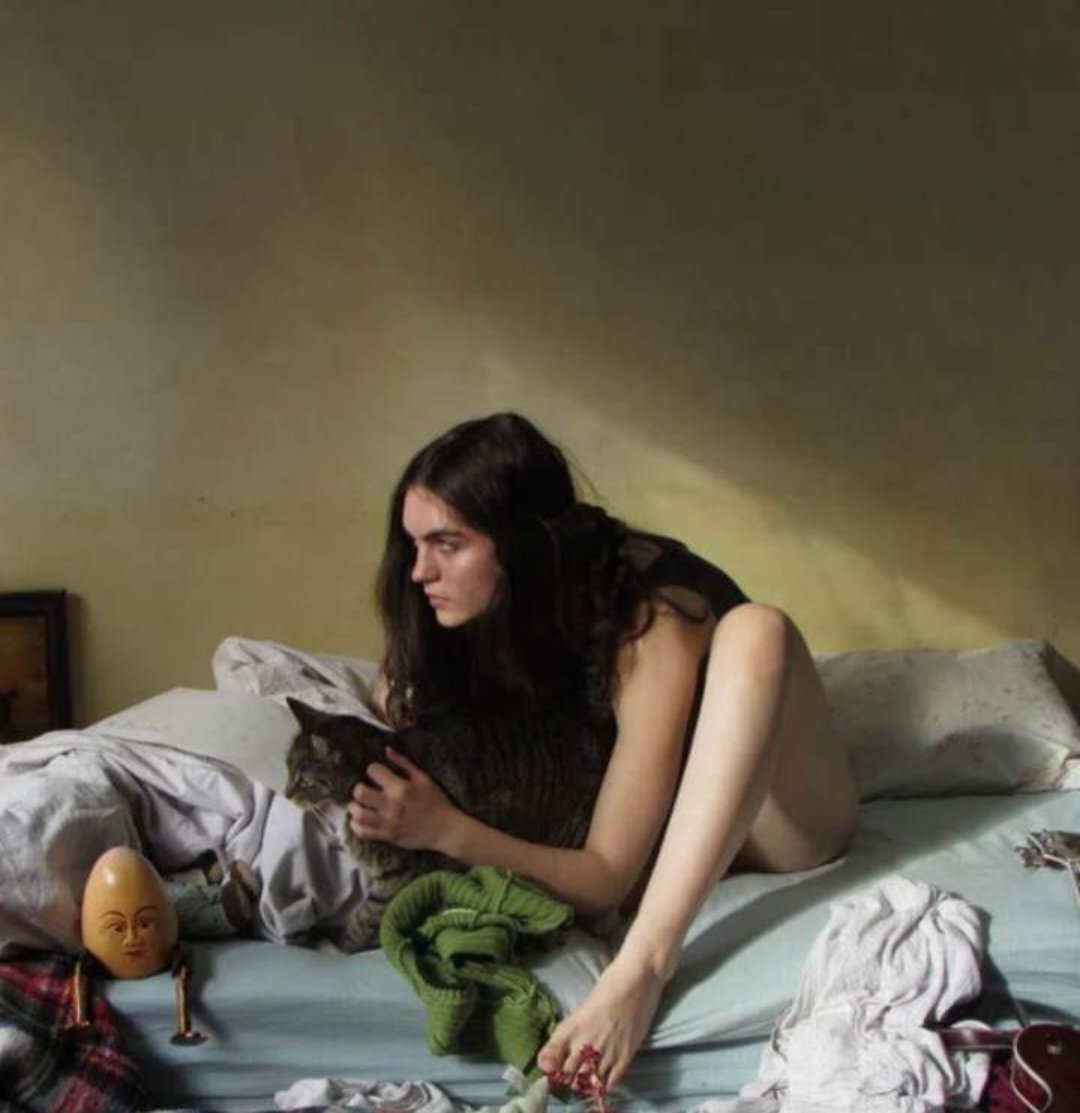 the feminine gaze is just picking things up with your feet