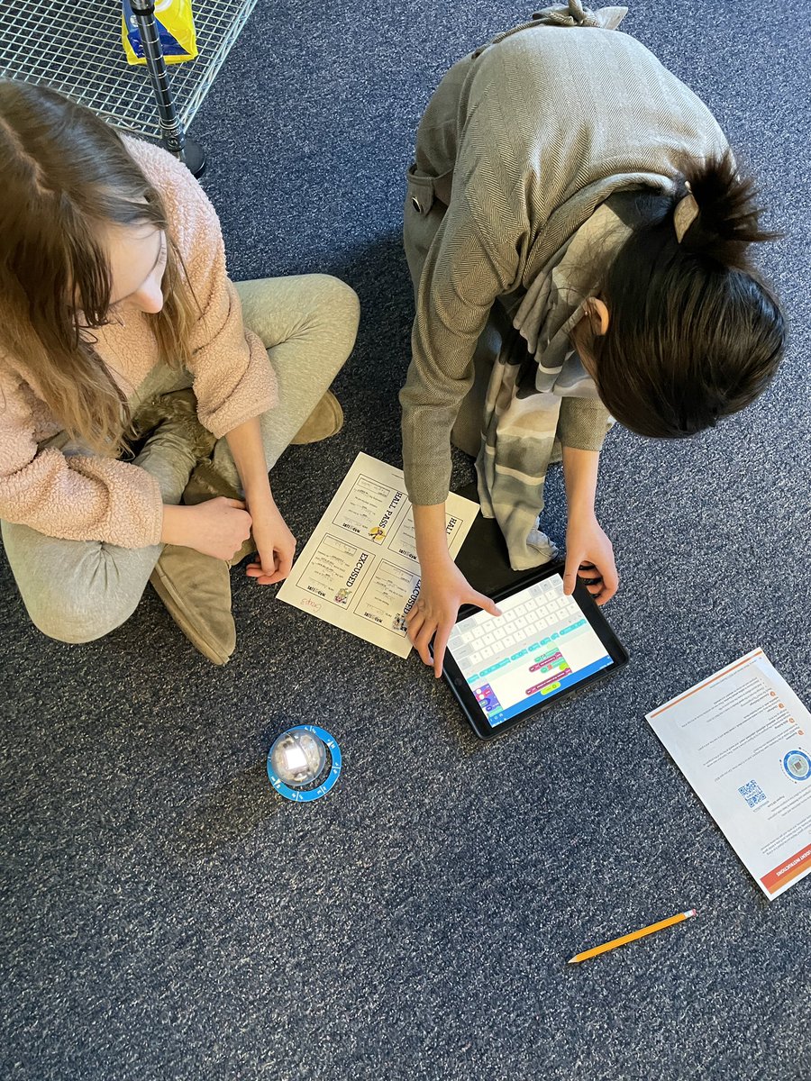 chaaven's tweet image. Ss in @GirlsWhoCode learned about the function button using @SpheroEdu Bolt Word Games Lesson. #MadLibs #Storytelling @southms_gf