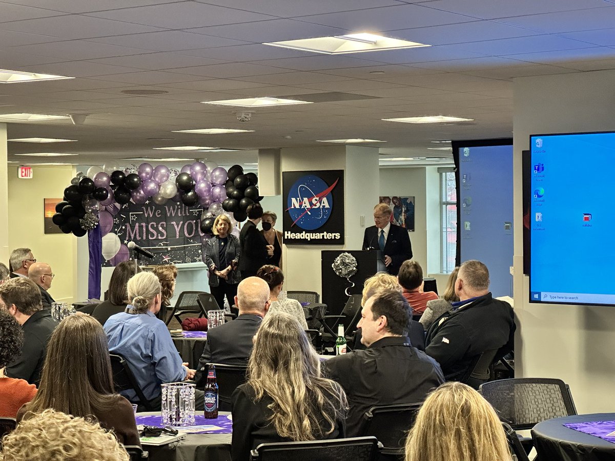 DanEvansPhD's tweet image. A fond farewell to @Dr_ThomasZ, legendary leader of #NASAScience today!