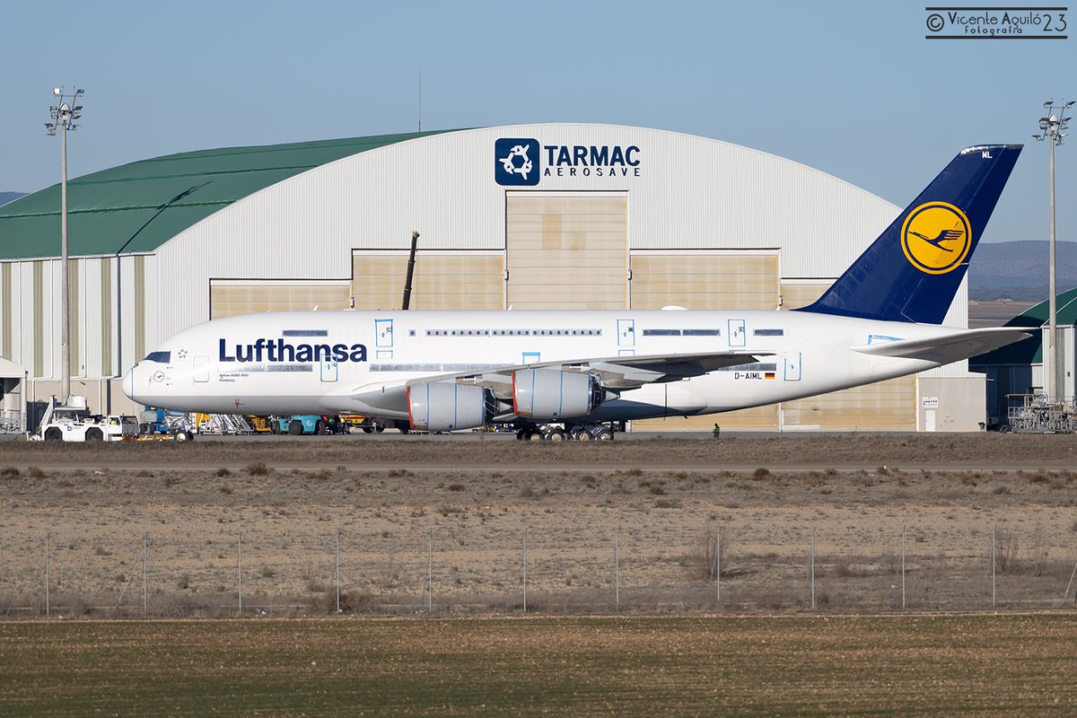 Lufthansa poniendo a punto sus Airbus A380 preservados en Teruel para volver a operarlos.
<a href="/lufthansa/">Lufthansa</a> <a href="/TarmacAerosave/">TARMAC Aerosave</a> @airbus #LETL #DAIML