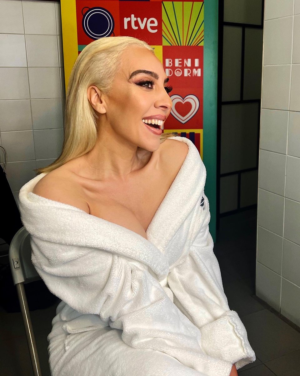 monicanaranjo's tweet photo. Second round… ;)
#BenidormFest2023 #Diva

👗 Candidas Couture 
🥿 Steve Madden
💎 Vidda Jewelry
💄 Mateo Pérez
🪡 Beatriz Ares + Matías Zanotti https://t.co/EuIXJ0UgOO