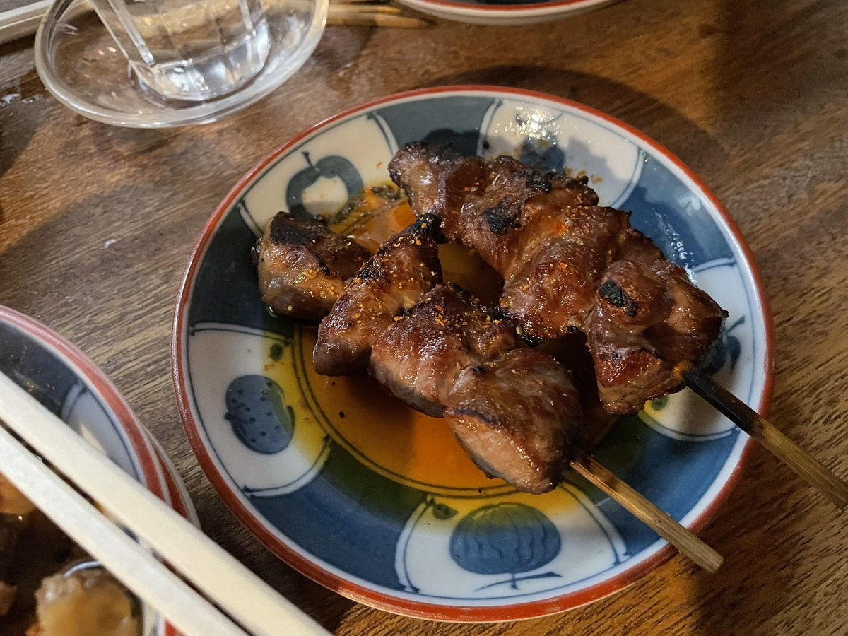 yoigamawaru's tweet photo. もつ焼き8、梅割り2、蜂ぶどう酒2、小瓶2で3,500円でした。間違えたかな？ https://t.co/2FMTrEu2dd