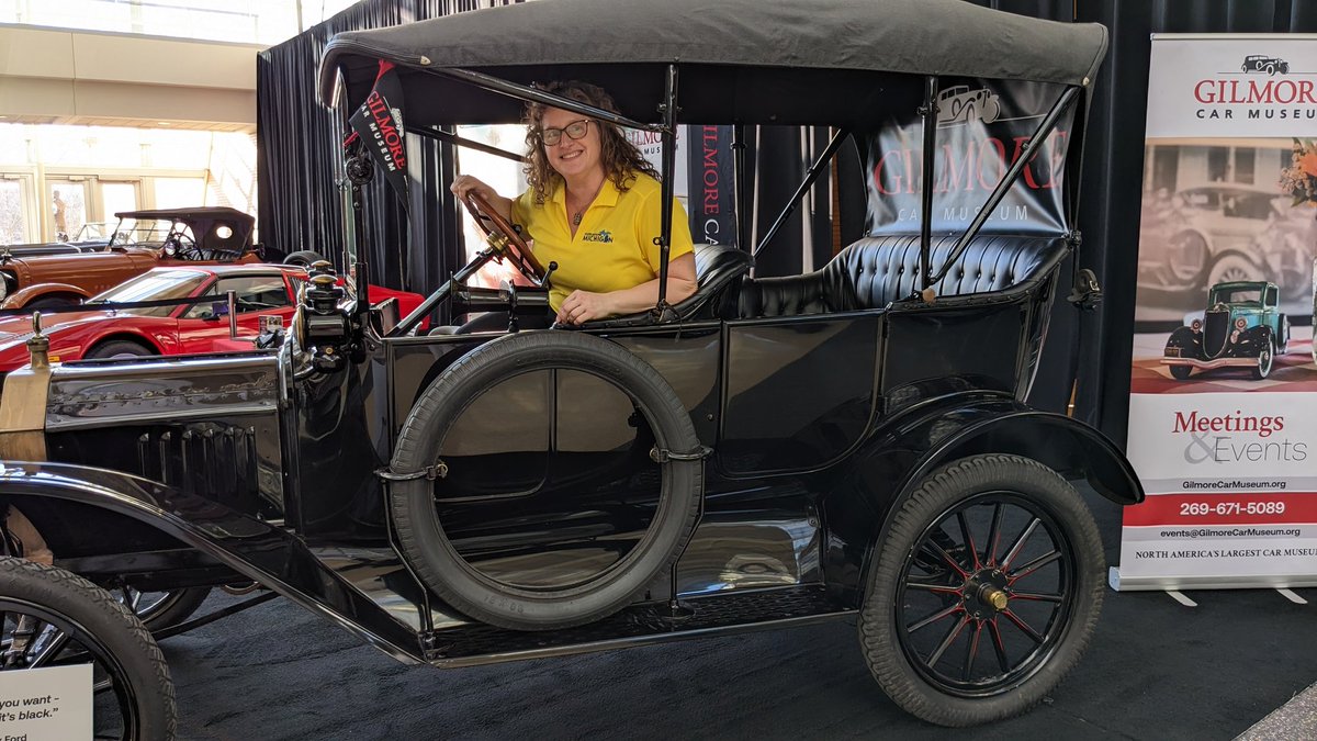 ToursAroundMI's tweet image. Buy a #FordModelT Touring Car for $440 (in 1915) Sit in it at @GRAutoShow @DeVosPlaceMeet

#CityTour #AutoIndustry @StateFarm #GRAutoShow #ExperienceGR #PureMichigan @PureMichigan @EddieRucker @ExperienceGR @Ford @HotelDistrictGR @DowntownGRInc @WestMichTourist @GilmoreMuseum