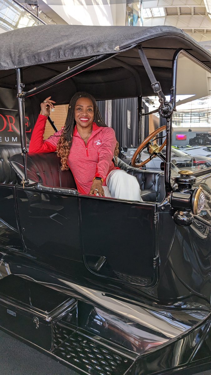 ToursAroundMI's tweet image. Buy a #FordModelT Touring Car for $440 (in 1915) Sit in it at @GRAutoShow @DeVosPlaceMeet

#CityTour #AutoIndustry @StateFarm #GRAutoShow #ExperienceGR #PureMichigan @PureMichigan @EddieRucker @ExperienceGR @Ford @HotelDistrictGR @DowntownGRInc @WestMichTourist @GilmoreMuseum