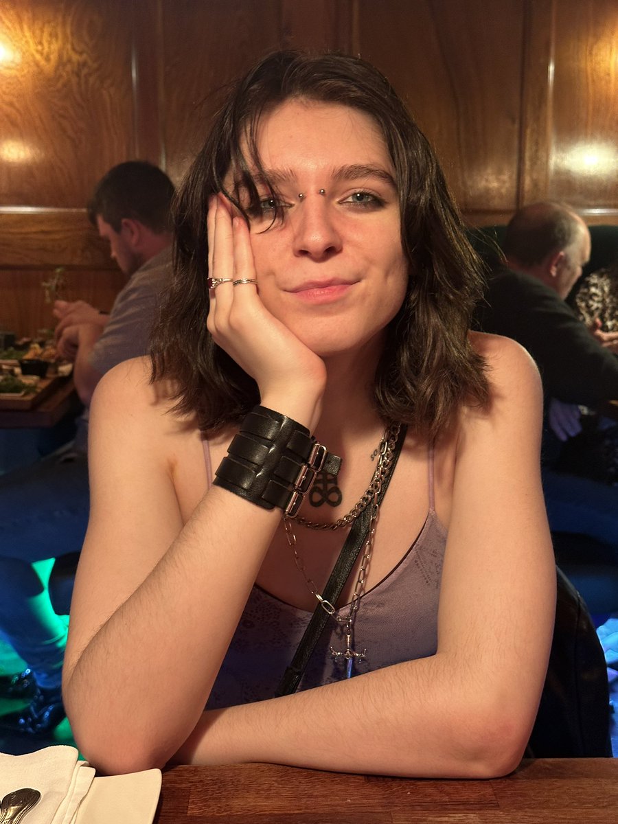 Vale NSFW 💜 🏳️‍⚧️🔞 on Twitter: "RT @pierbiwierbi: here she is bein sexy