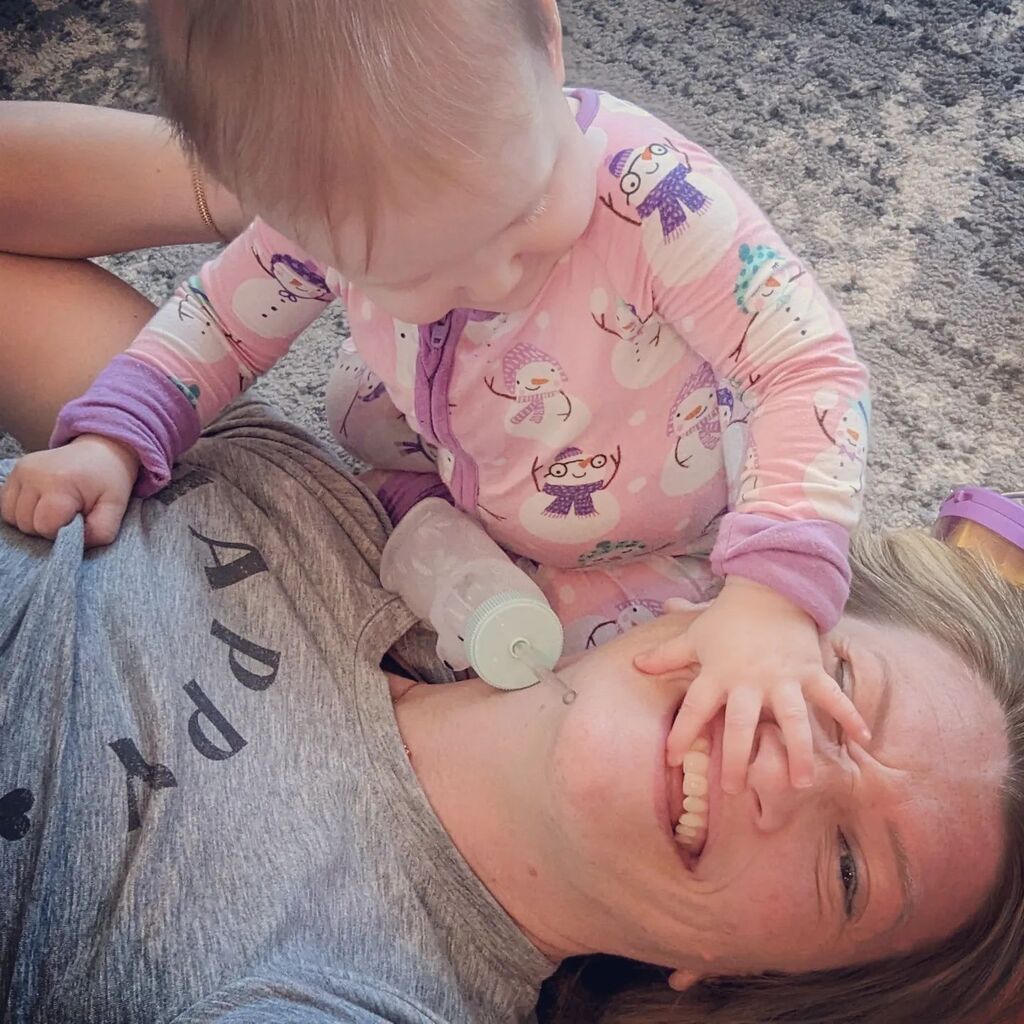 This is my life and it might be hard AF sometimes but it's so fun. I'm reminiscing how I was pregnant for 41 weeks + 5 days and today I've had Annie in my life for 41 weeks + 5 days.

We went to her 9 months checkup today and she's excelling in growth an… instagr.am/p/CoLTJAzO88b/