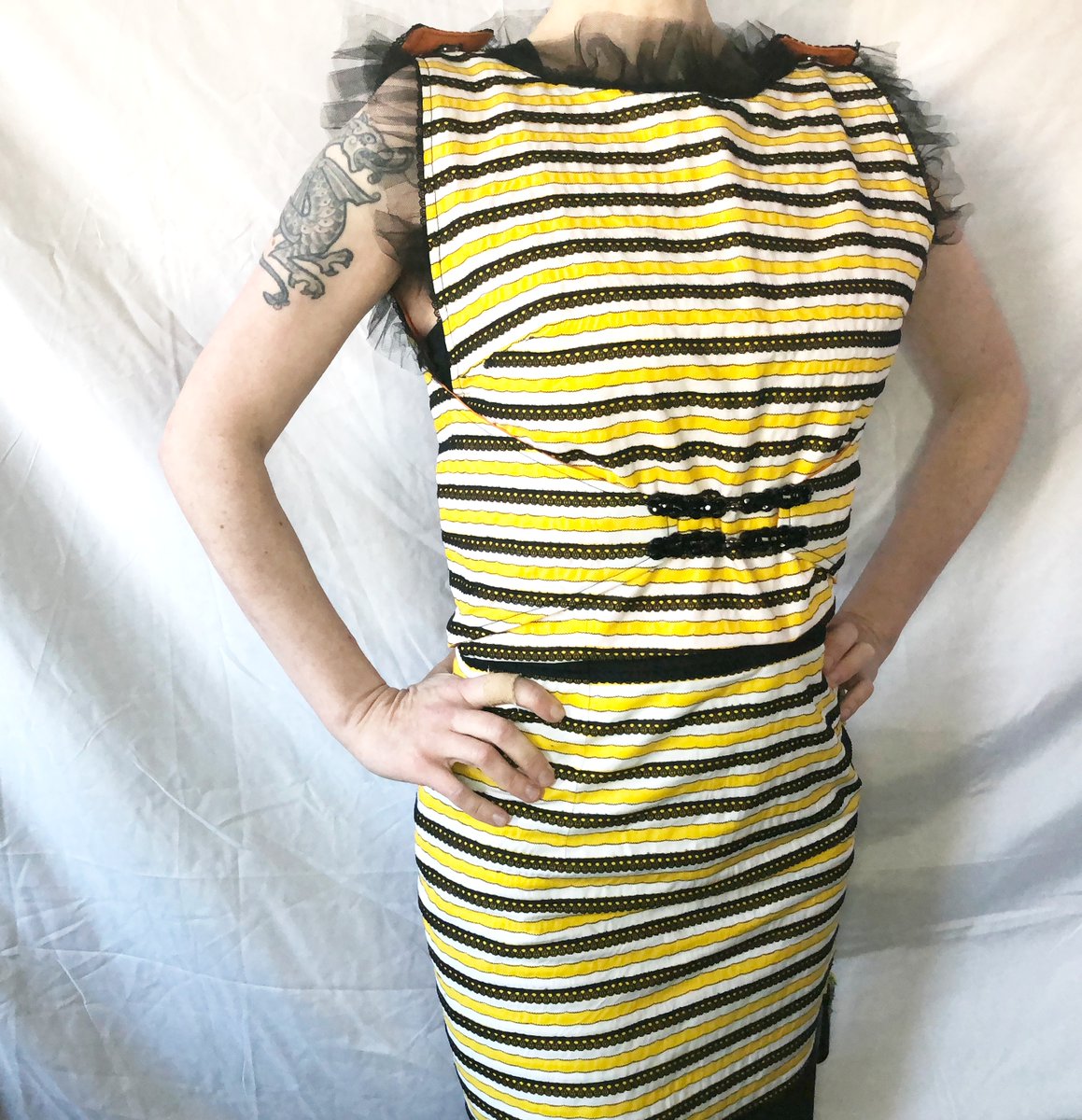 SandeeCreature's tweet photo. I've been a tad quiet lately, but I've been working hard on this transformation dress. Both dresses are now complete and it's time to sew this whole infernal contraption together. I may even have a video for you soon...
#TransformationDress #metamorphosisDress #ButterflyDress https://t.co/gdlmnvQXBU