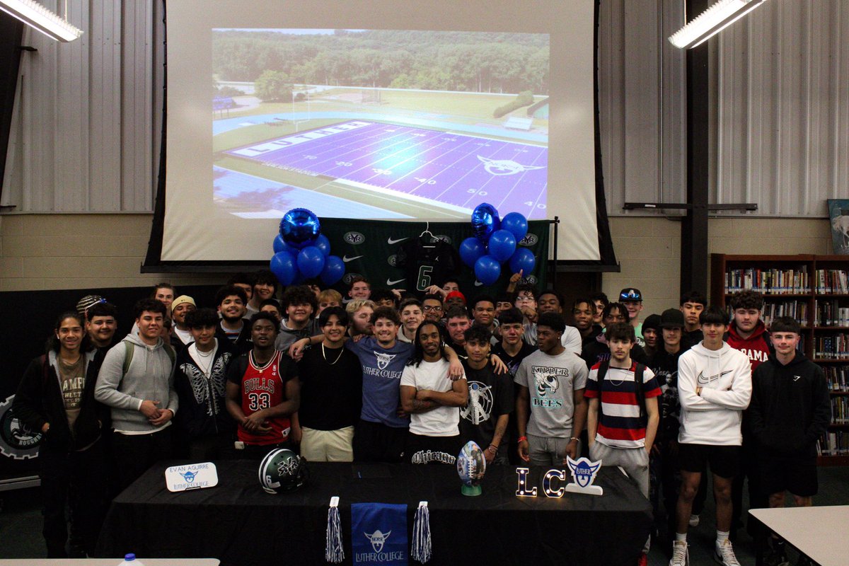 ✍🏼
<a href="/LutherFootball/">Luther Football</a> <a href="/CoachTroche56/">Joe Troche</a> <a href="/CoachBarnes21/">Caleb Barnes</a> <a href="/Coach_T_Souza/">Coach-Tim Souza</a>