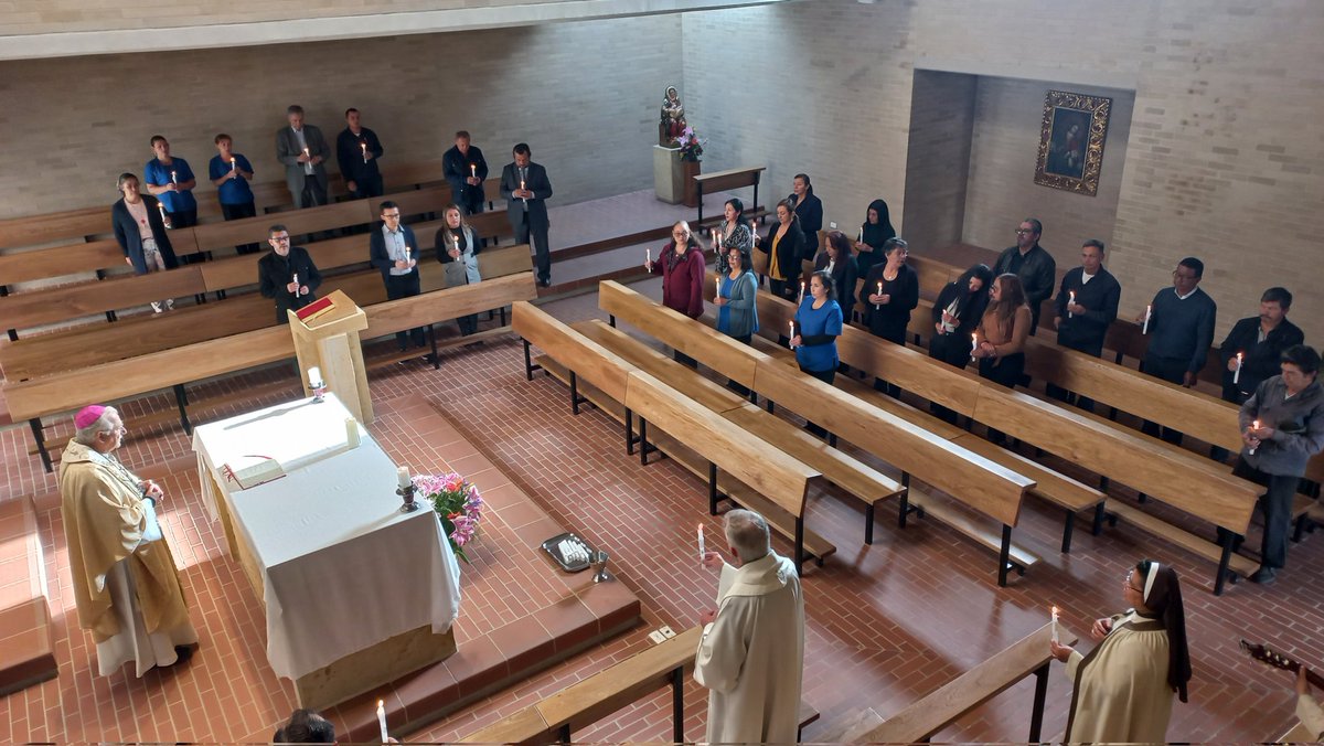CelamWeb's tweet photo. 📌#ADNCelam🇨🇴 Colaboradores del @CelamWeb se unieron en oración para celebrar la presentación del Niño Jesús, la fiesta de la Virgen de la Candelaria y el día de la Vida Consagrada.⬇️🙏🏻🥳 #Febrero2 #Sinodalidad https://t.co/qZWyggdu8n