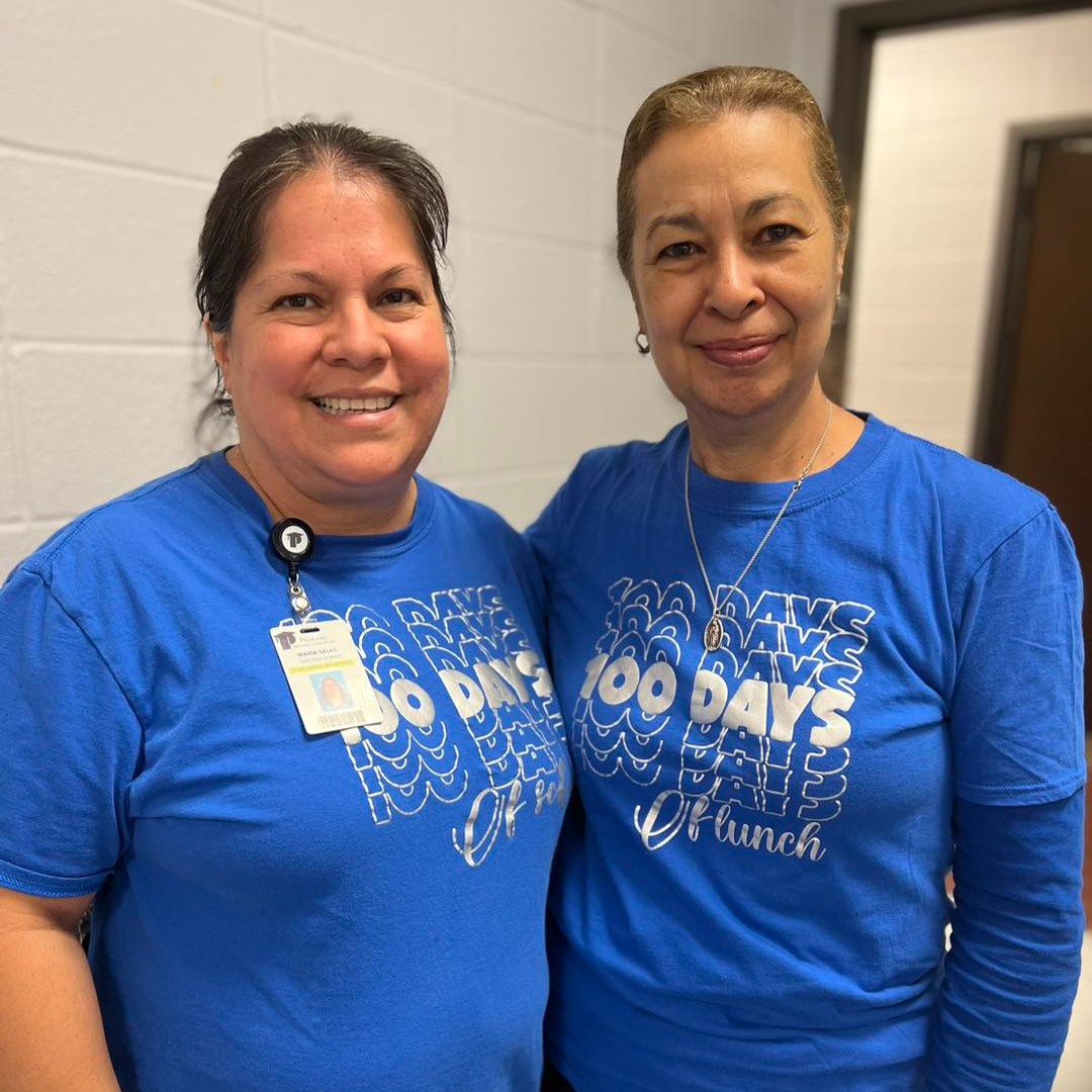 PearlandISD's tweet image. 🙌1️⃣0️⃣0️⃣🙌All elementary schools in Pearland ISD celebrated being 100 days smarter! This milestone was honored with signs, shirts, educational games and many other themed activities! #WeAreKnowledgeable #BuildPearlandProud