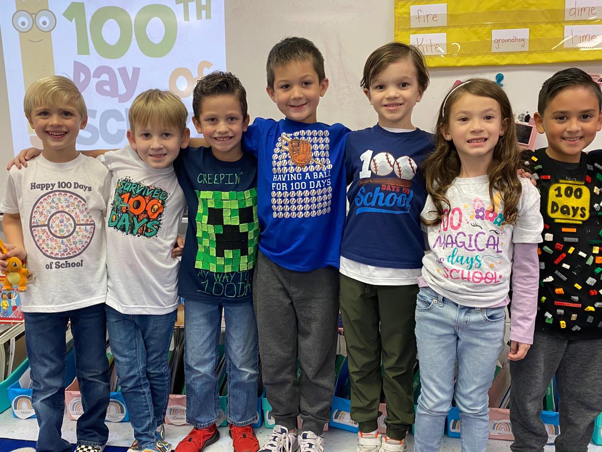 PearlandISD's tweet image. 🙌1️⃣0️⃣0️⃣🙌All elementary schools in Pearland ISD celebrated being 100 days smarter! This milestone was honored with signs, shirts, educational games and many other themed activities! #WeAreKnowledgeable #BuildPearlandProud