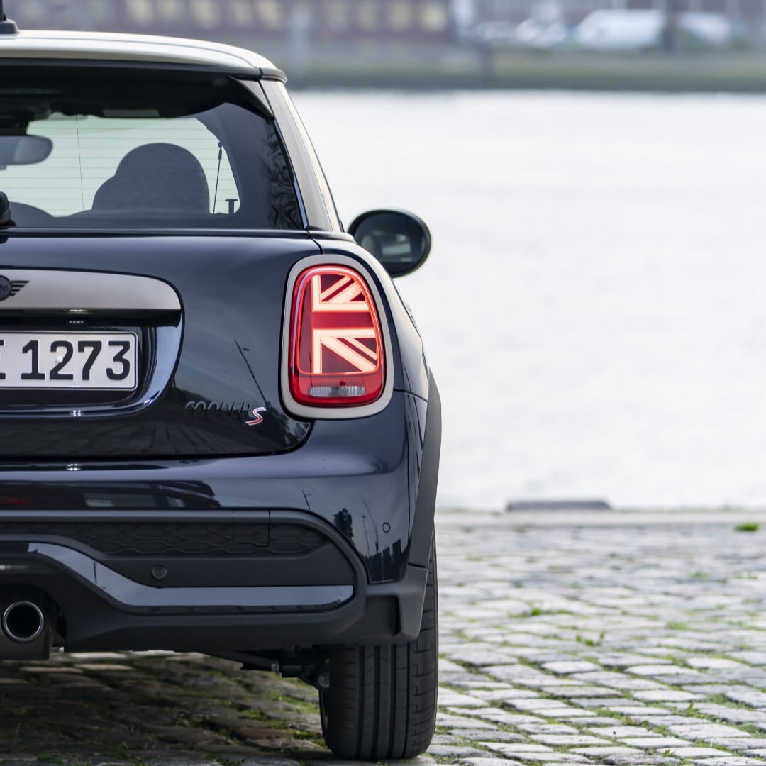 Easing you into February with the easiest game of spot the difference ever.

#MINI3DoorHatch #MINI