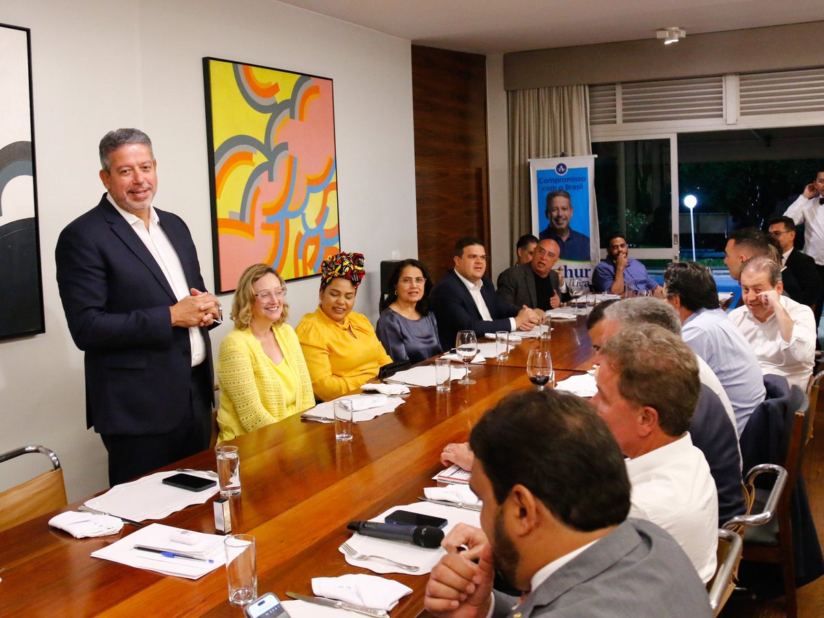 Ontem, foi a primeira reunião da bancada mineira com o presidente da Câmara, <a href="/ArthurLira_/">Arthur Lira</a>. Sempre defendendo nossa Minas Gerais.
