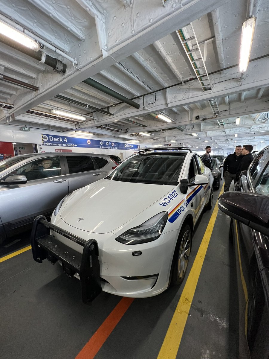 Parked next to the RCMP Tesla on the ferry. I guess it’s to test drive on Vancouver Island as it’s marked “Out of Service” 🙃