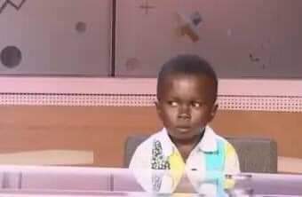 LucaVaran's tweet image. Quand ta maman est au téléphone et  dit qu’elle va envoyer quelqu’un chercher le colis à la Gare 

Toi à côté d’elle: