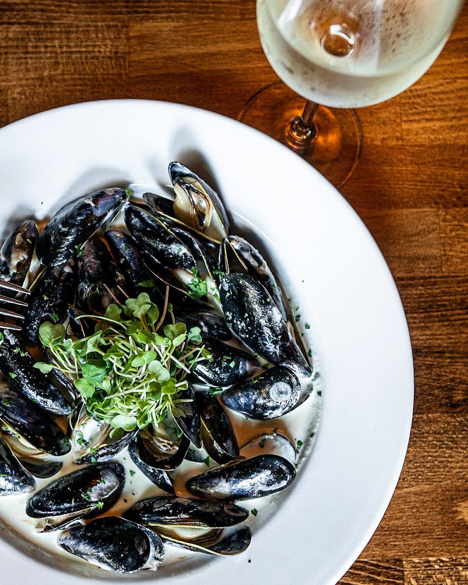 russellsbothell's tweet photo. Penn Cove Mussels in the perfect smoked salmon cream sauce 🤤. #RussellsRestaurant https://t.co/YM3MMxLGbd
