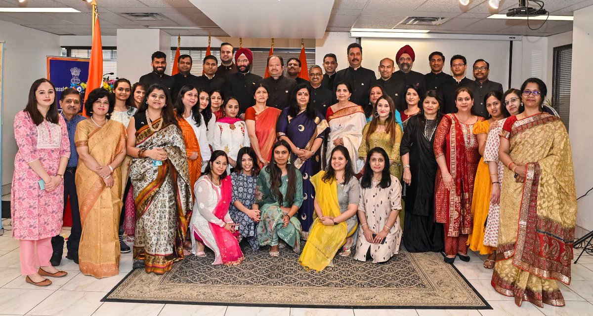IndiainToronto (@indiaintoronto) on Twitter photo #AzadiKaAmritMahotsav
<a href="/IndiainToronto/">IndiainToronto</a> celebrated 74th #RepublicDay. CG <a href="/_apoorvasri/">Apoorva Srivastava</a> unfurled the national flag 🇮🇳 and read out the address of the Hon’ble President of India. The event was followed by a cultural performances. Jai Hind ! #AzadiKaAmritMahotsav
<a href="/IndiainToronto/">IndiainToronto</a> celebrated 74th #RepublicDay. CG <a href="/_apoorvasri/">Apoorva Srivastava</a> unfurled the national flag 🇮🇳 and read out the address of the Hon’ble President of India. The event was followed by a cultural performances. Jai Hind !